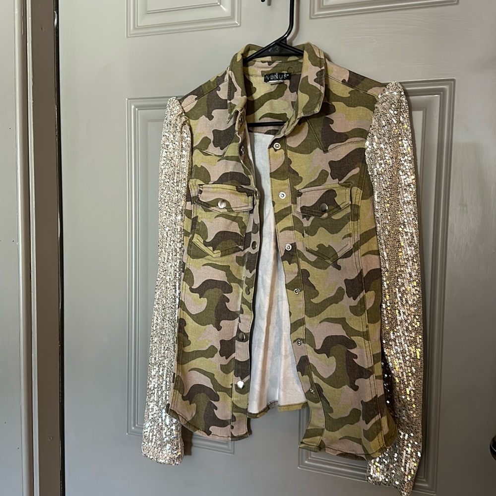 Camo/Sequin Light Jacket/Blouse